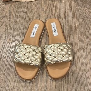 Brand new never worn Steve Madden sandals